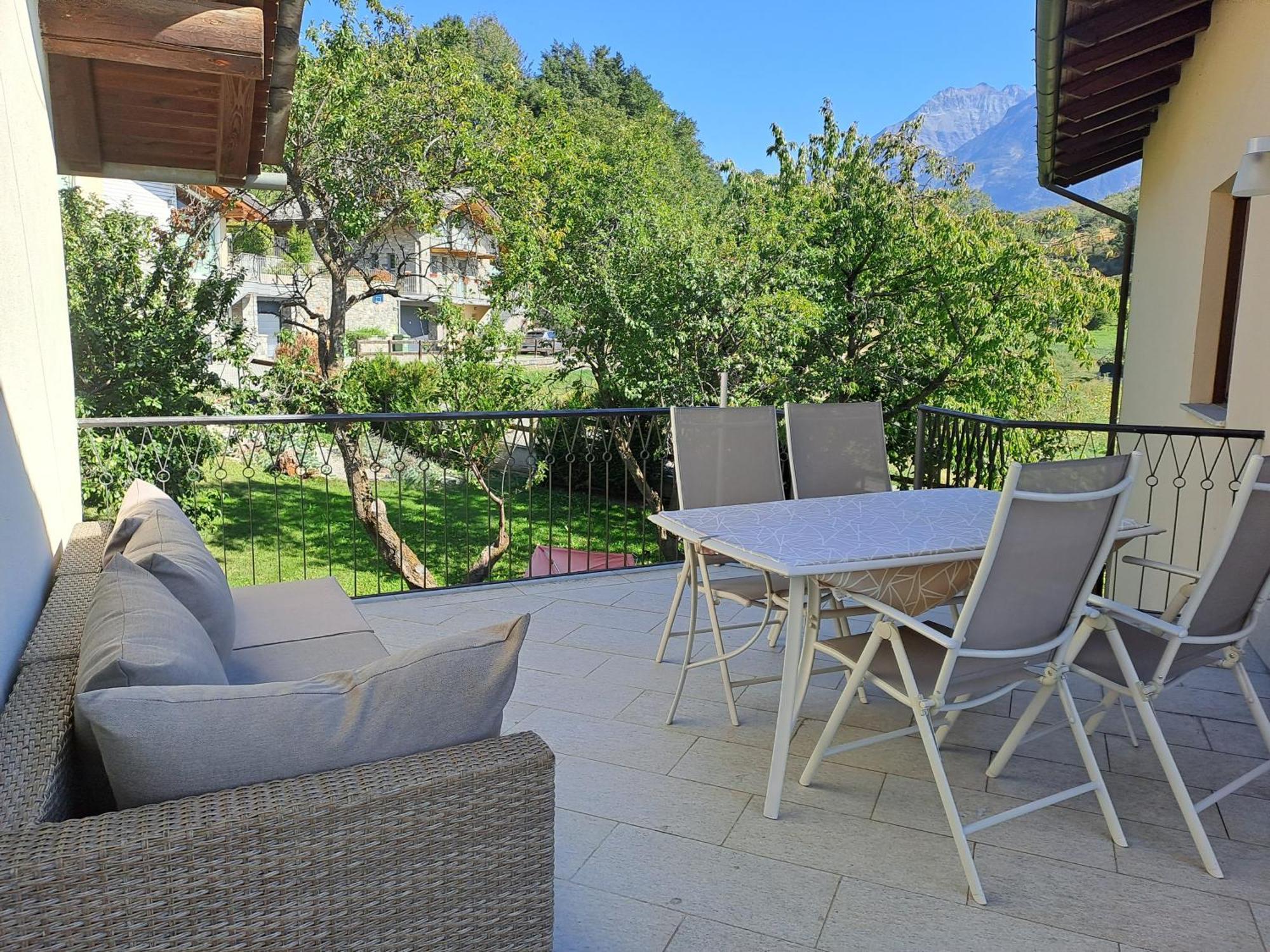 Aosta Stunning Panoramic Views From Modern Two Bedroom Apartment المظهر الخارجي الصورة
