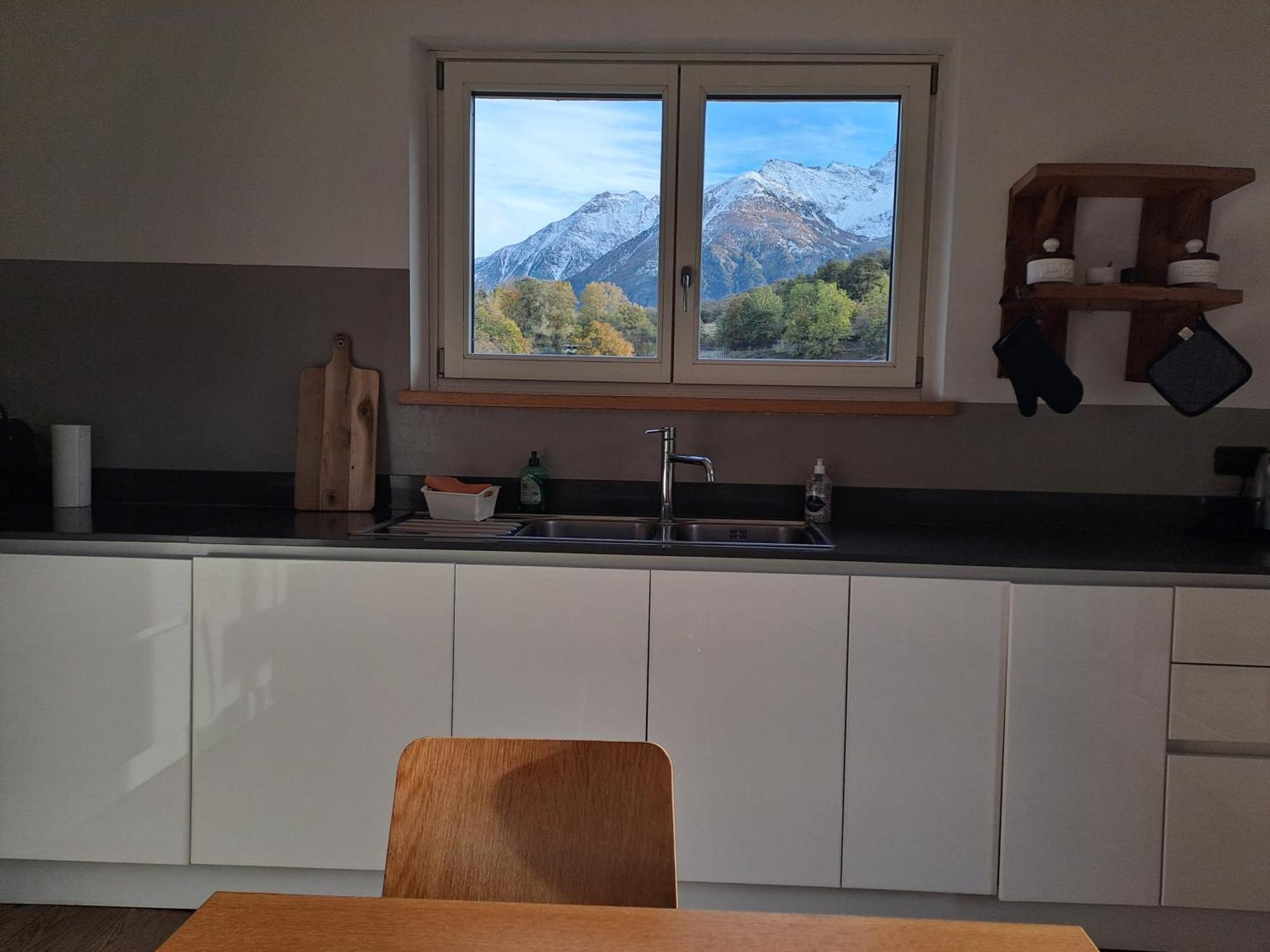 Aosta Stunning Panoramic Views From Modern Two Bedroom Apartment المظهر الخارجي الصورة